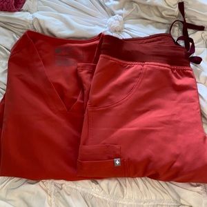 Clay(limited edition) Figs scrub top and bottom